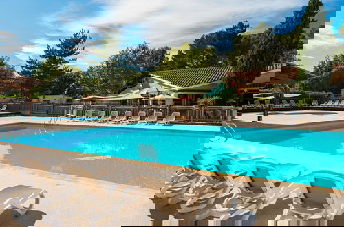 Photo 5 - Provencal-style Maisonette With Communal Pool
