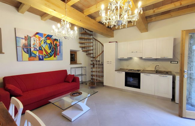 New Tuscan Villa With Pool - Photo 30