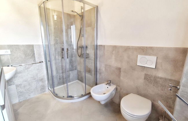 New Tuscan Villa With Pool - Photo 17