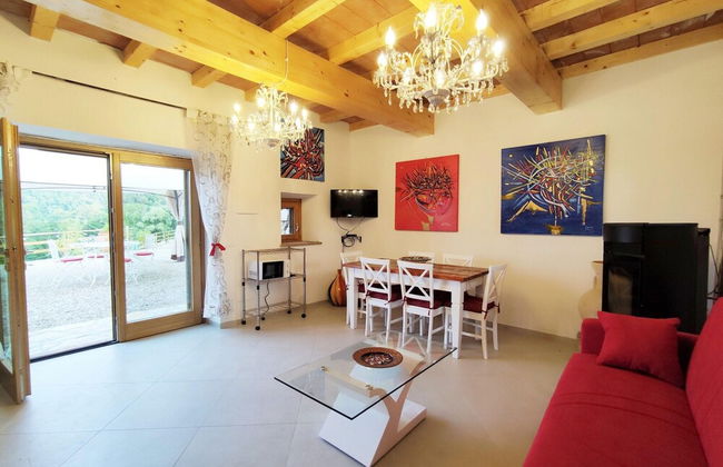 New Tuscan Villa With Pool - Photo 11