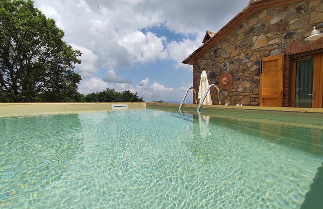 New Tuscan Villa With Pool - Photo 19
