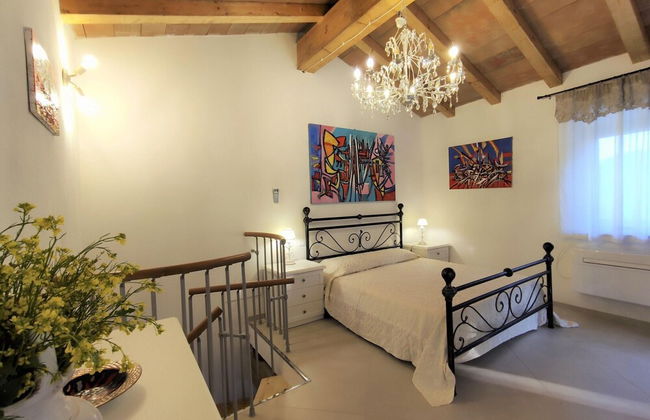 New Tuscan Villa With Pool - Photo 5