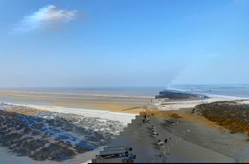 Photo 10 - Apartment Nieuwpoort With Stunning Beach Views