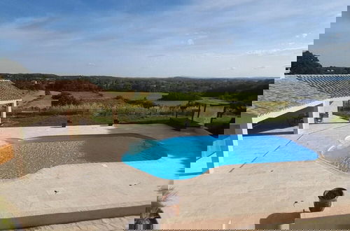 Foto 16 - Beautiful Villa With Private Swimming Pool