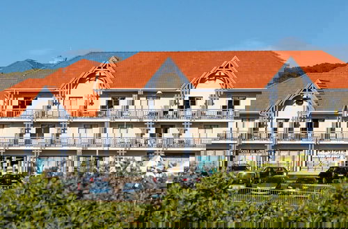 Foto 14 - Spacious Apartment With Heated Pool