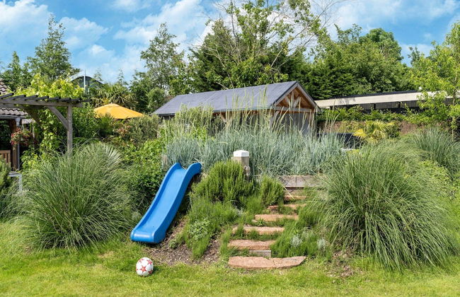 Holiday Home With Bubble Bath - Foto 24