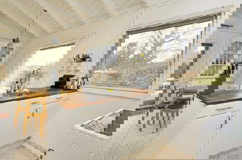 Foto 6 - 4 Person Holiday Home in Graested