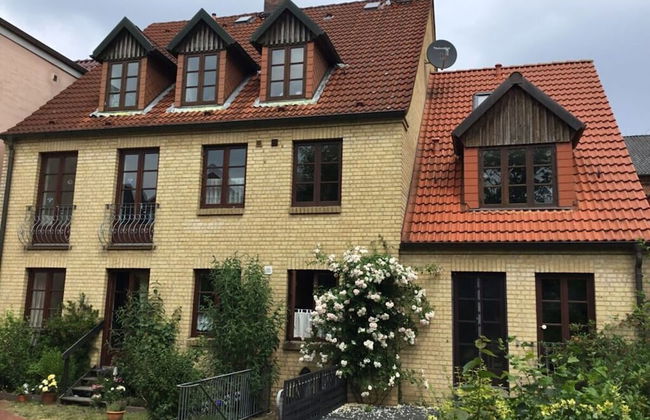 At the Provision House Modern Retreat - Photo 29