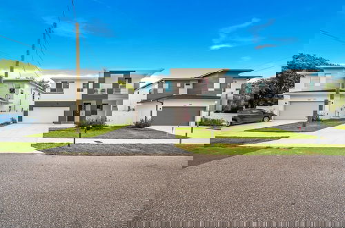 Foto 79 - Luxury Home w Heated Pool, Gym, Playground & More!