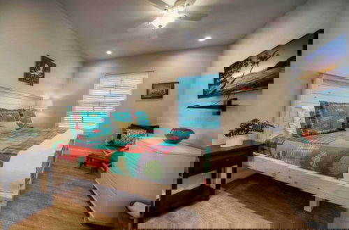 Foto 16 - Pool, Walk to Old Town + Eateries, Nightlife, Shopping Rock N Reelby Avantstay