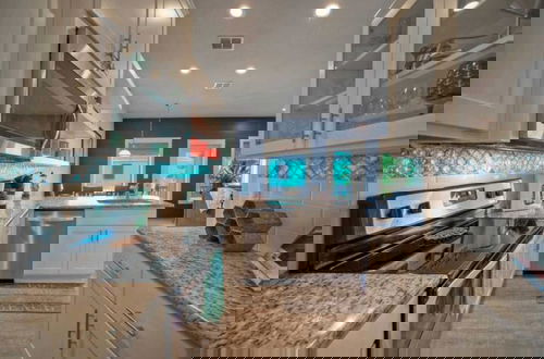 Foto 53 - Pool, Walk to Old Town + Eateries, Nightlife, Shopping Rock N Reelby Avantstay