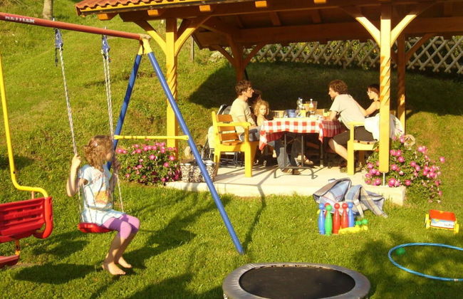 Pleasant Holiday Home With Balcony - Photo 14