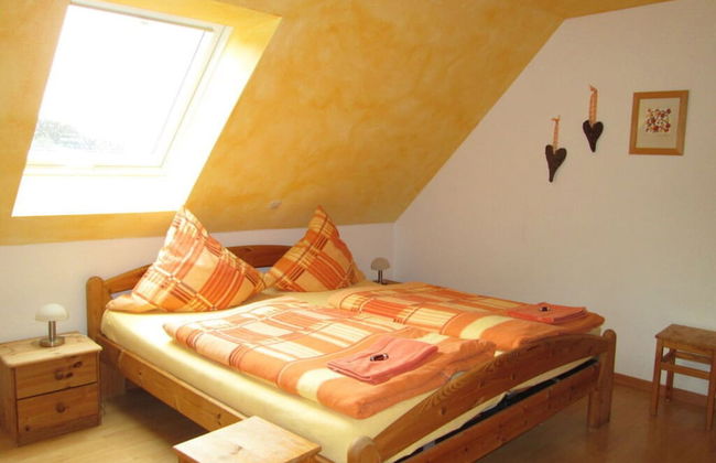 Pleasant Holiday Home With Balcony - Photo 2