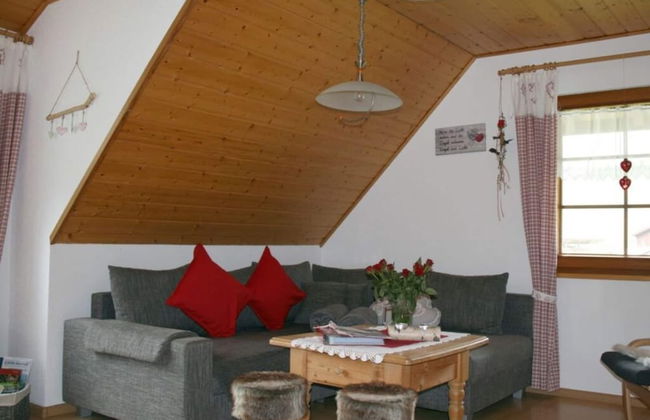 Pleasant Holiday Home With Balcony - Photo 5