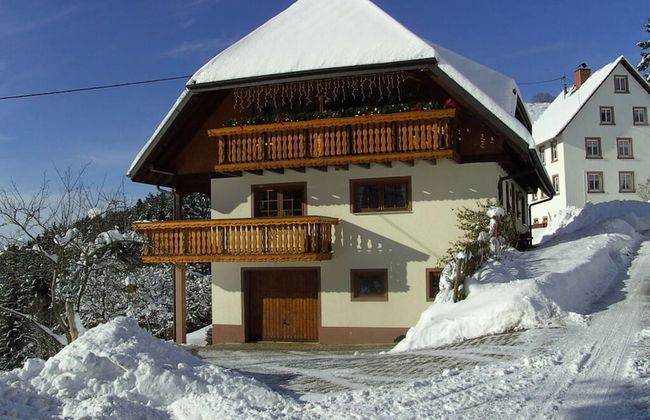 Pleasant Holiday Home With Balcony - Photo 18