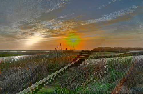 Foto 59 - Waterfront View of Nature Preserve + Birdwatching Sunset Hideaway by Avantstay