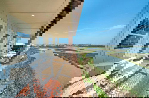 Foto 52 - Waterfront View of Nature Preserve + Birdwatching Sunset Hideaway by Avantstay