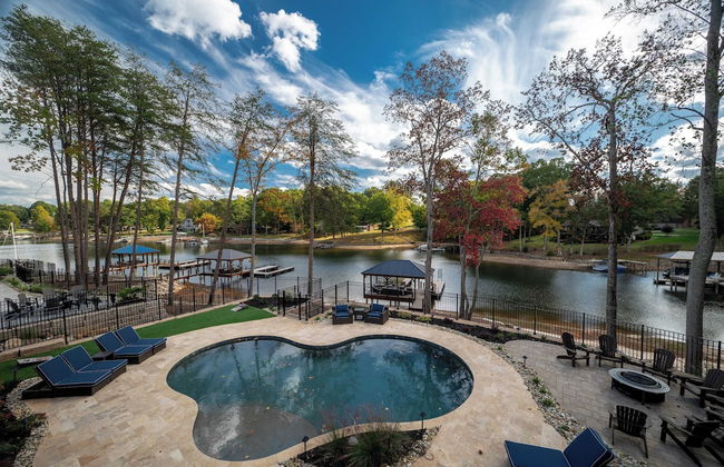 The Lodges Avantstay Lakefront, Sleeps 66 Pools, Docks, Theaters, Views - Photo 4