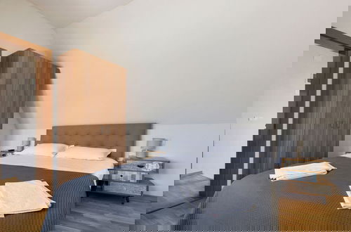 Foto 1 - Aki Gray Apartment Serene Oasis
