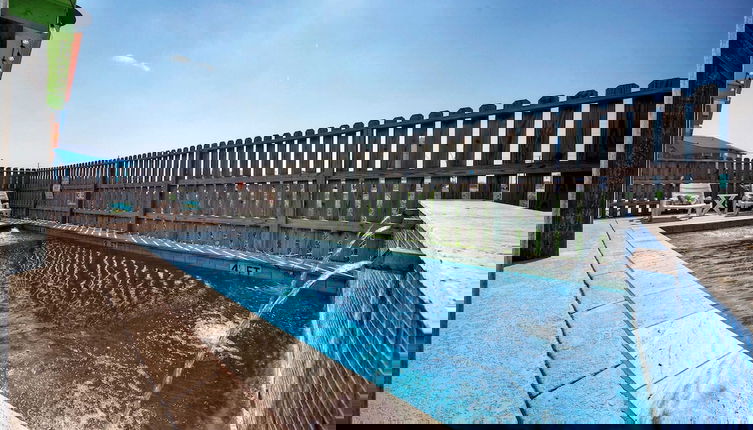 Foto 1 - Laid Back Lime by AvantStay | Near Beach w/ Pool, Complimentary Pool Warmer