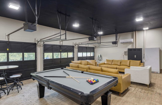 Amber Lodge by Avantstay Pool, Firepit, Sauna - Photo 3