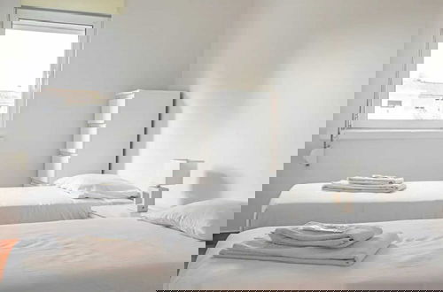 Photo 9 - Peaceful and Serene 3 Bedroom Apartment in Lisbon