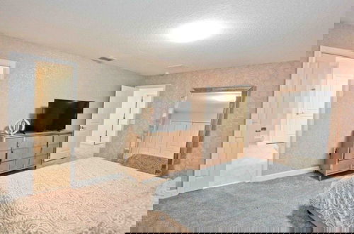 Foto 13 - Storey Lake 7 Bedroom With Extra Large Bedrooms! 7 Home by RedAwning