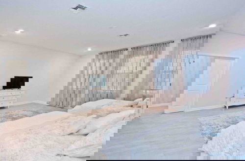 Foto 5 - Storey Lake 7 Bedroom With Extra Large Bedrooms! 7 Home by RedAwning
