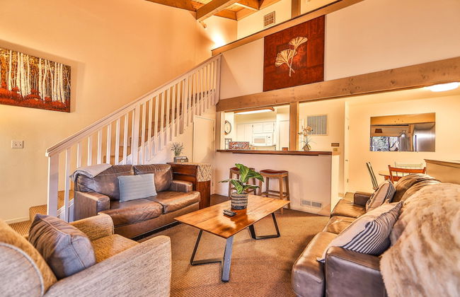 Lakefront Townhouse-minutes to ski in Heavenly - Photo 1