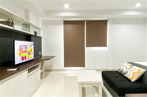 Photo 2 - Modern Look Studio At Azalea Suites Apartment