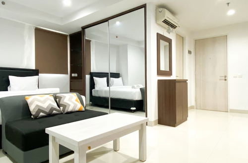 Photo 12 - Modern Look Studio At Azalea Suites Apartment