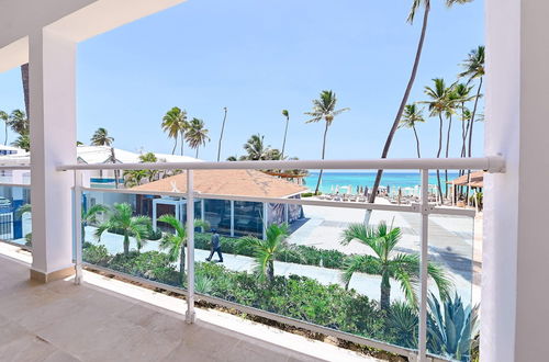 Photo 1 - Fantastic beachfront 2 bedroom apartment