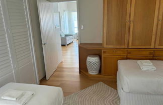 Photo 2 - Beautiful 3BR Beachside Apt in Cottesloe