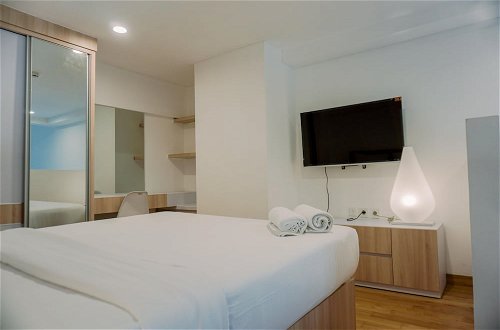 Foto 6 - Modern And Cozy Living Studio Loft At Kingland Avenue Apartment