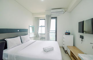 Photo 2 - Comfy And Modern Studio Transpark Cibubur Apartment