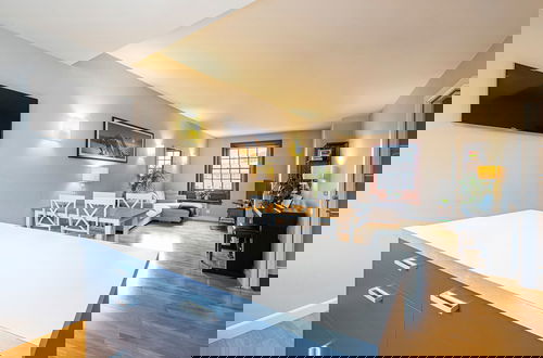 Foto 11 - Peaceful Putney Apartment by Underthedoormat