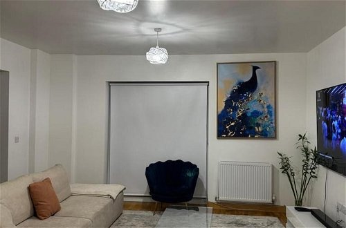 Photo 17 - Stunning 2-bed Apartment in Dartford