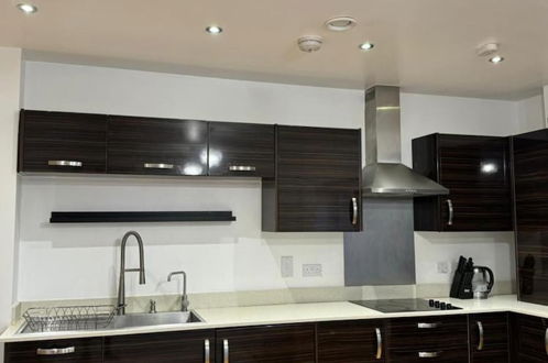 Photo 13 - Stunning 2-bed Apartment in Dartford