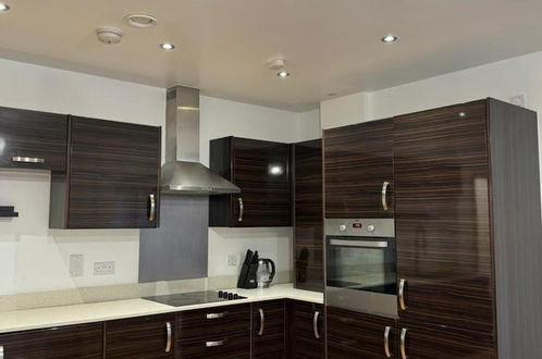 Photo 12 - Stunning 2-bed Apartment in Dartford