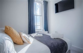 Photo 3 - Caldey View - Luxury 2 Bedroom - Panorama - Tenby