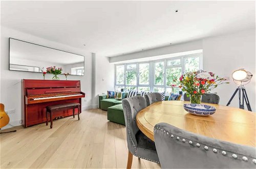 Photo 10 - Serene 3BD Flat, View of the Thames - Hammersmith