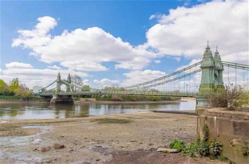 Photo 15 - Serene 3BD Flat, View of the Thames - Hammersmith