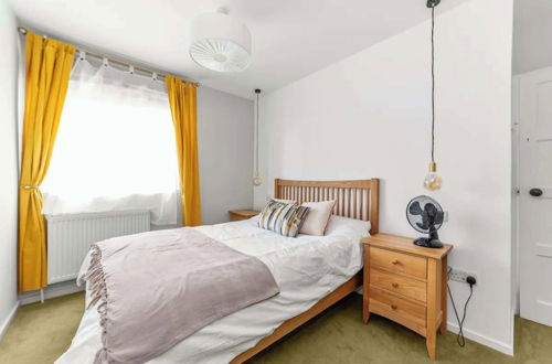Photo 3 - Serene 3BD Flat, View of the Thames - Hammersmith