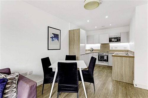 Photo 17 - Beautiful Apartment in Surrey Quays