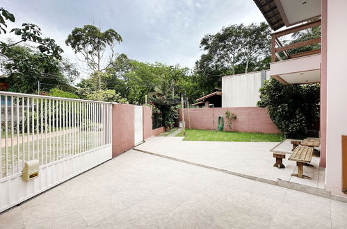 Foto 44 - Casa Família com Quintal, Churrasqueira e Garagem