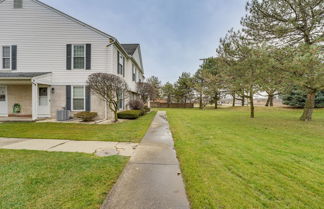 Photo 3 - Clinton Township Condo Near L'anse Creuse Bay