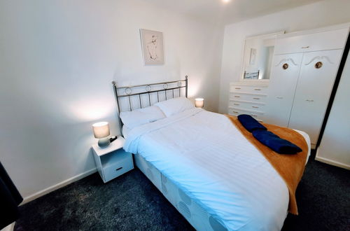 Photo 8 - Comfortable 3 Bedroom House