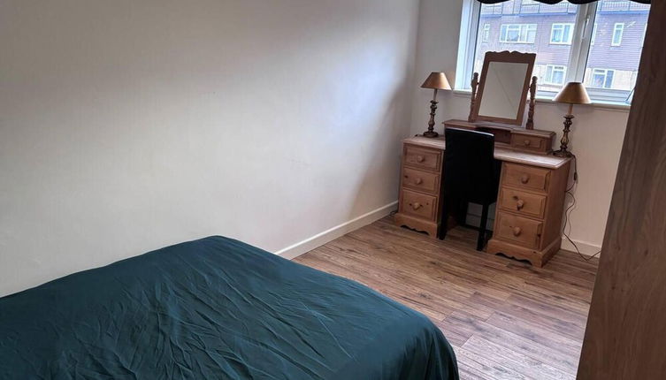 Photo 1 - Spacious 2-bed Apartment in Hornchurch