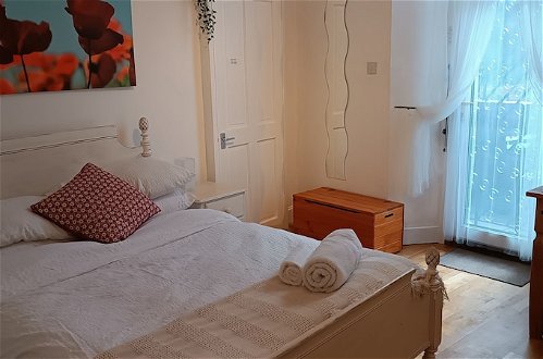 Photo 1 - Central 1 - Bed Apartment in Edinburgh Sleeps 3