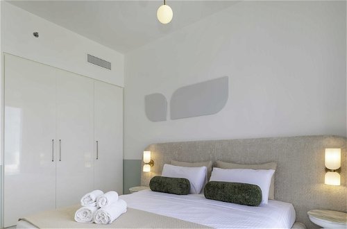 Photo 2 - LUX The Downtown Zabeel View Suite 2